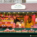 Christmas market stall selling cured meats (1699 návštěv) Innsbruck Christmas market stall that specializes in speck Christmas market stall selling cured meats